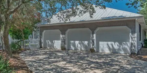 Image 3: Exteriors (7 of 29)