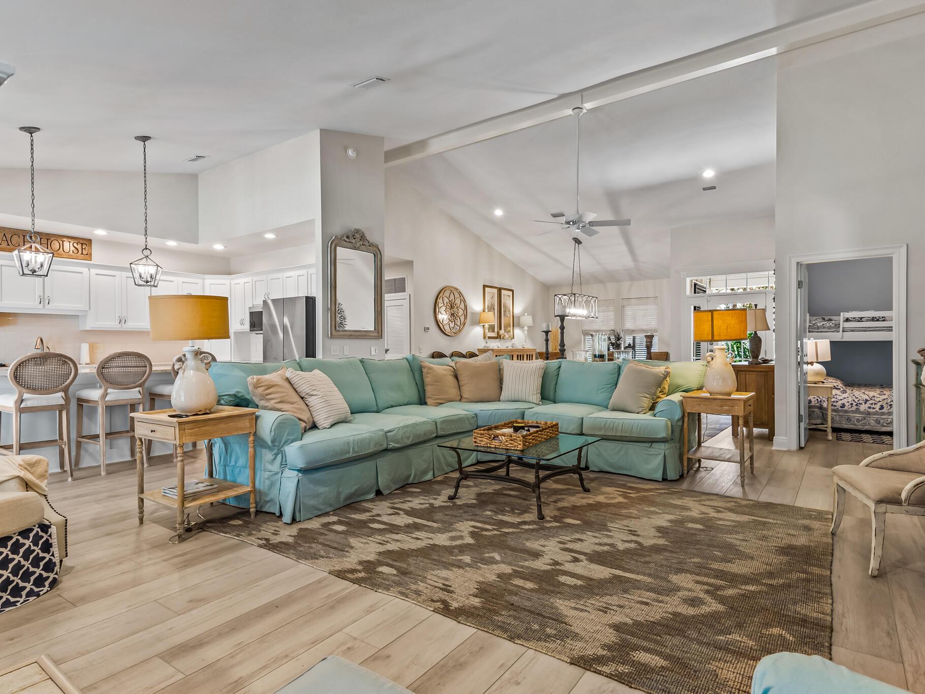 Image 4: Interiors (21 of 33)