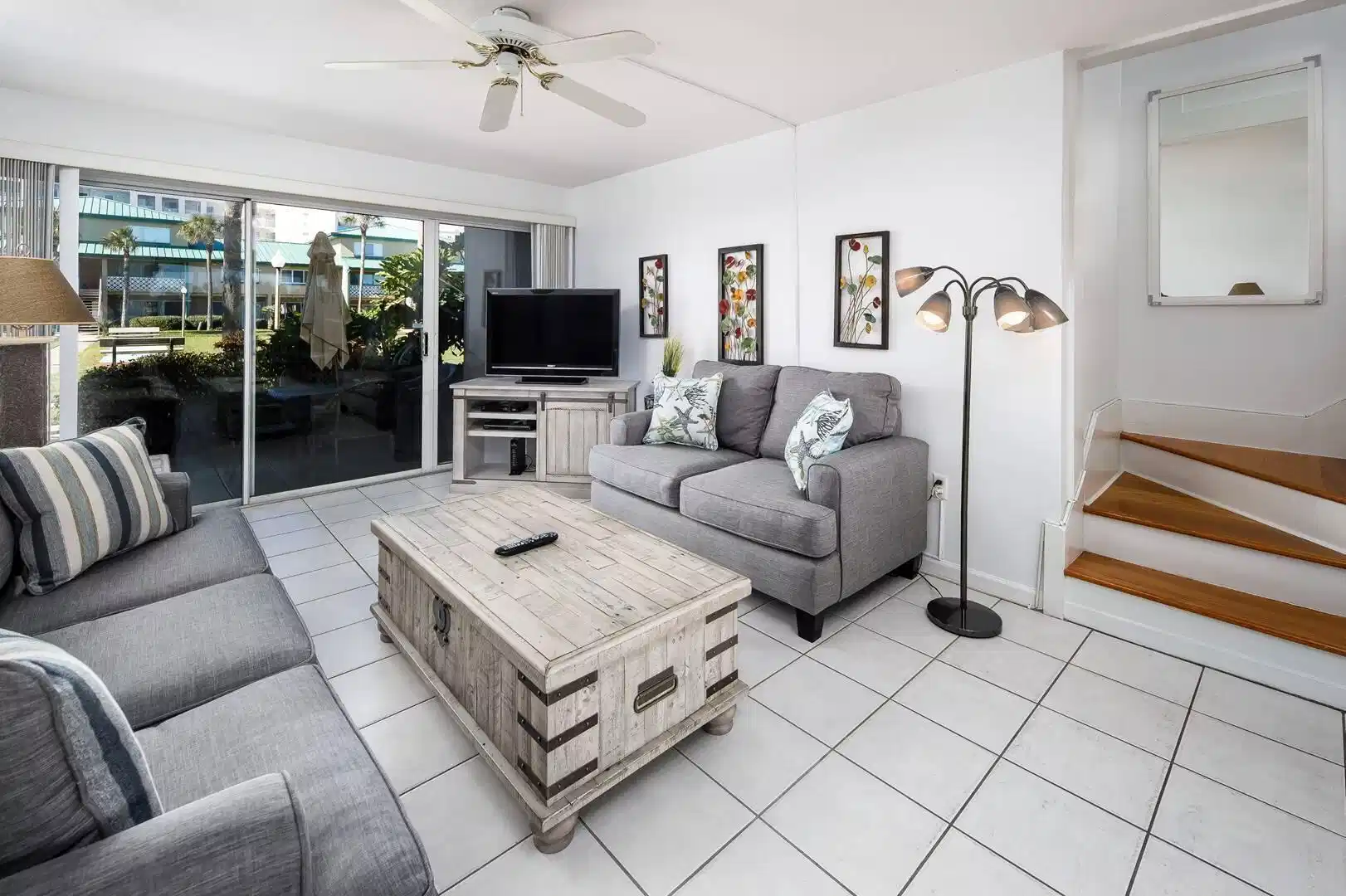 Image 1: Living Room