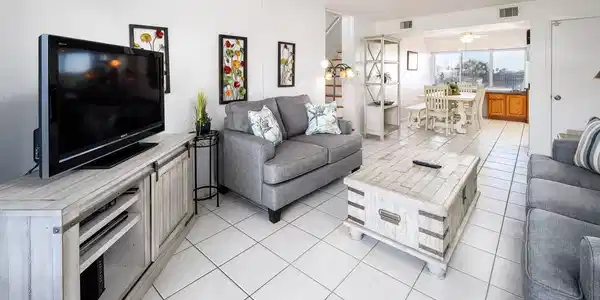Image 2: Living Room