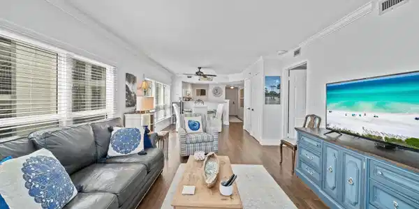 1114 Santa Rosa Boulevard