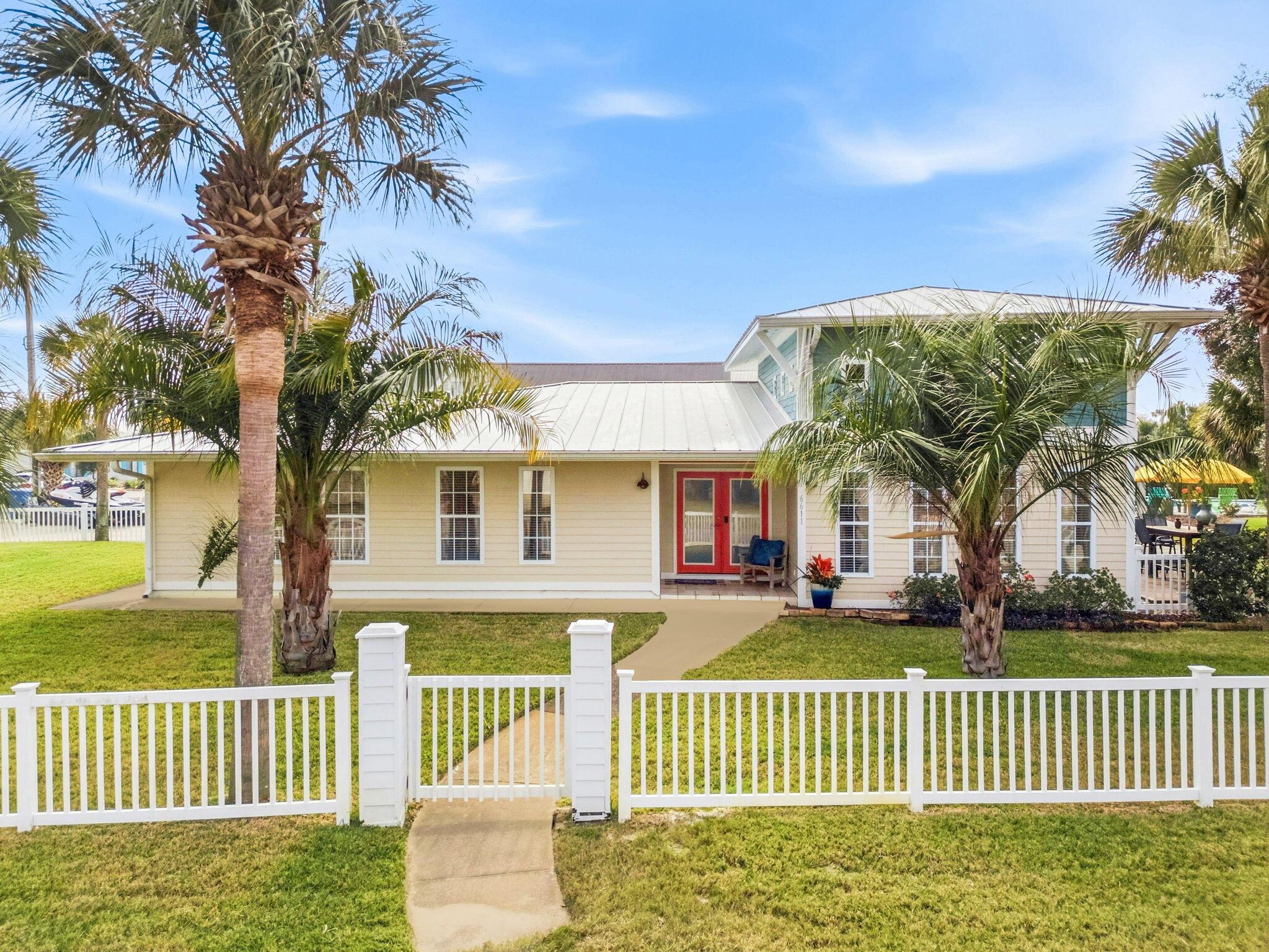 Image 3: Great Curb Appeal!