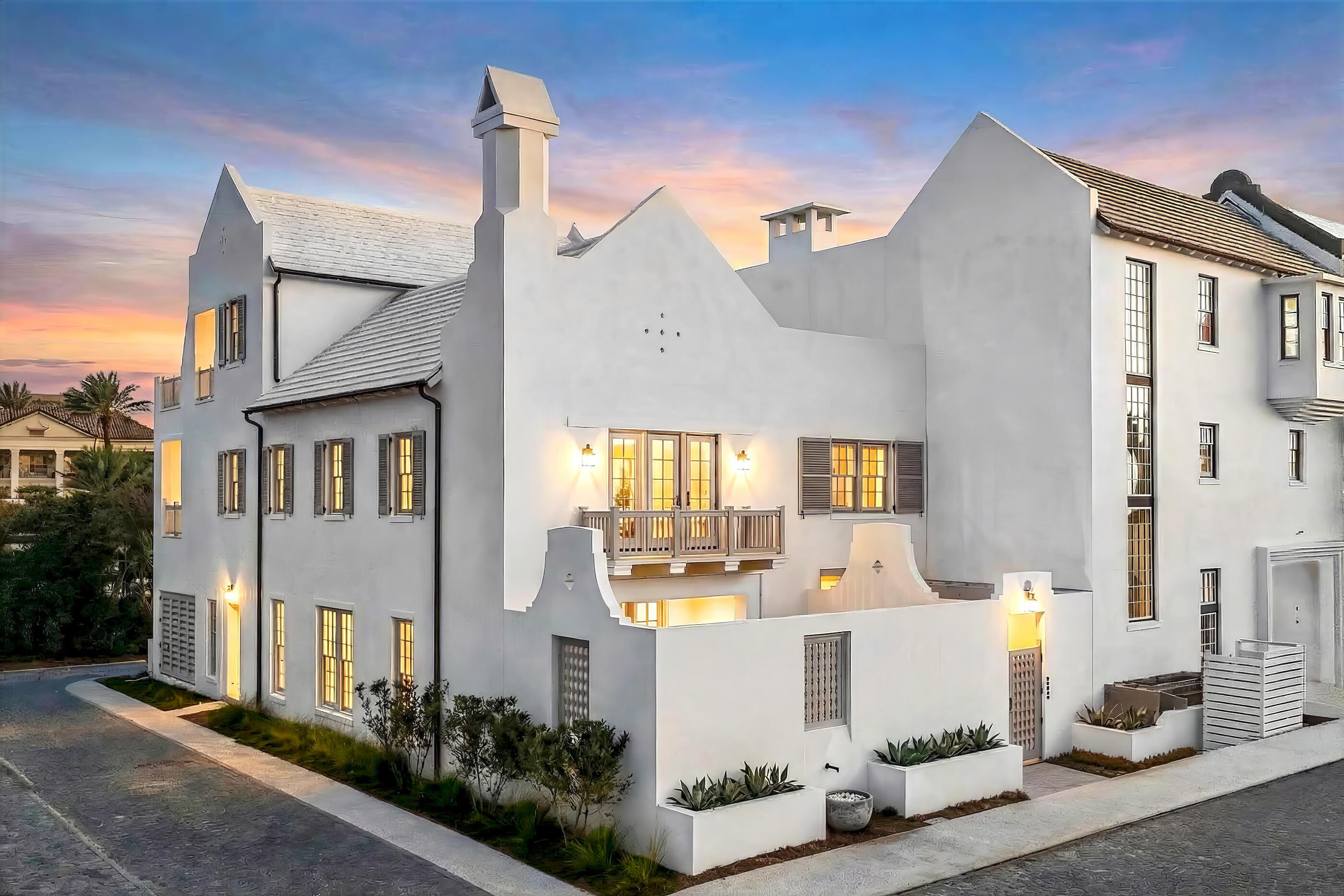 Image 1: 155 elbow beach