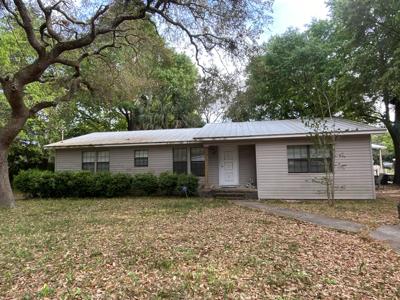 33 Circle Drive