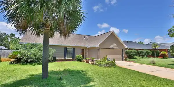 124 Long Pointe Drive