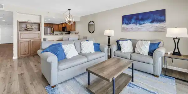 Image 2: Living/Dining