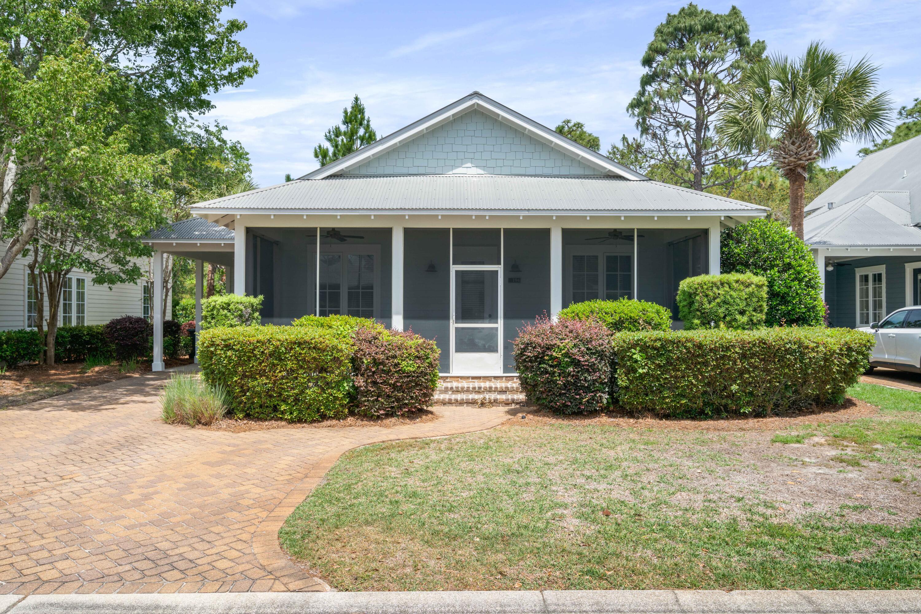 Image 1: 194 Carson Oaks-6