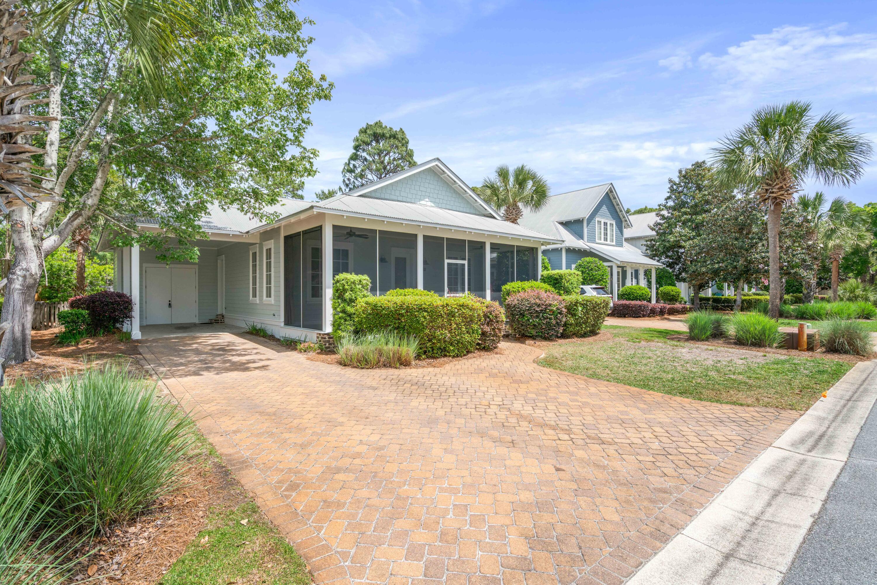 Image 3: 194 Carson Oaks-5