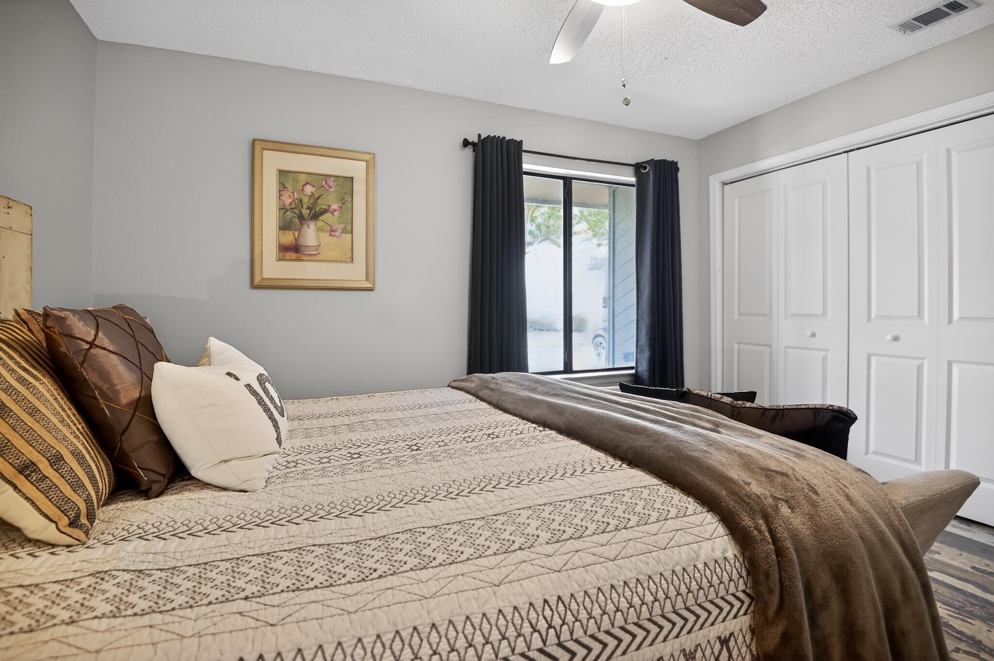 Image 3: 14_149_Gleneagles_Dr-Bedroom-5435