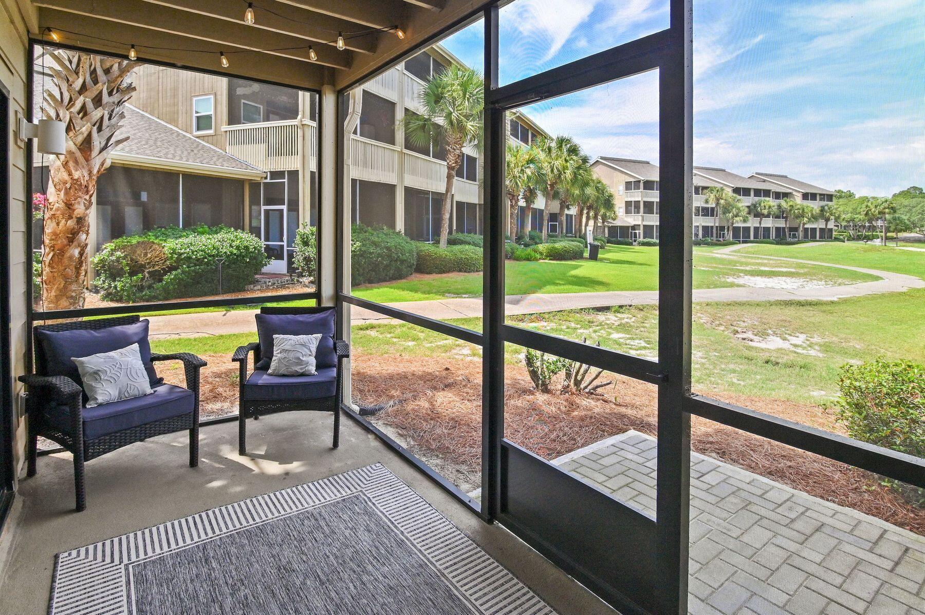 Image 4: 1st Floor Screened-In Patio