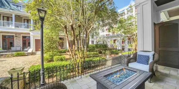 9201 Market Street Inn