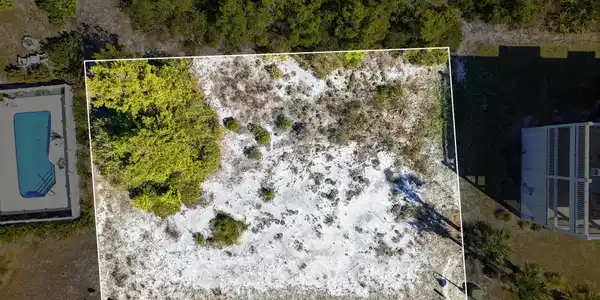 Image 2: 226 seagrass cir - awp media - 0001
