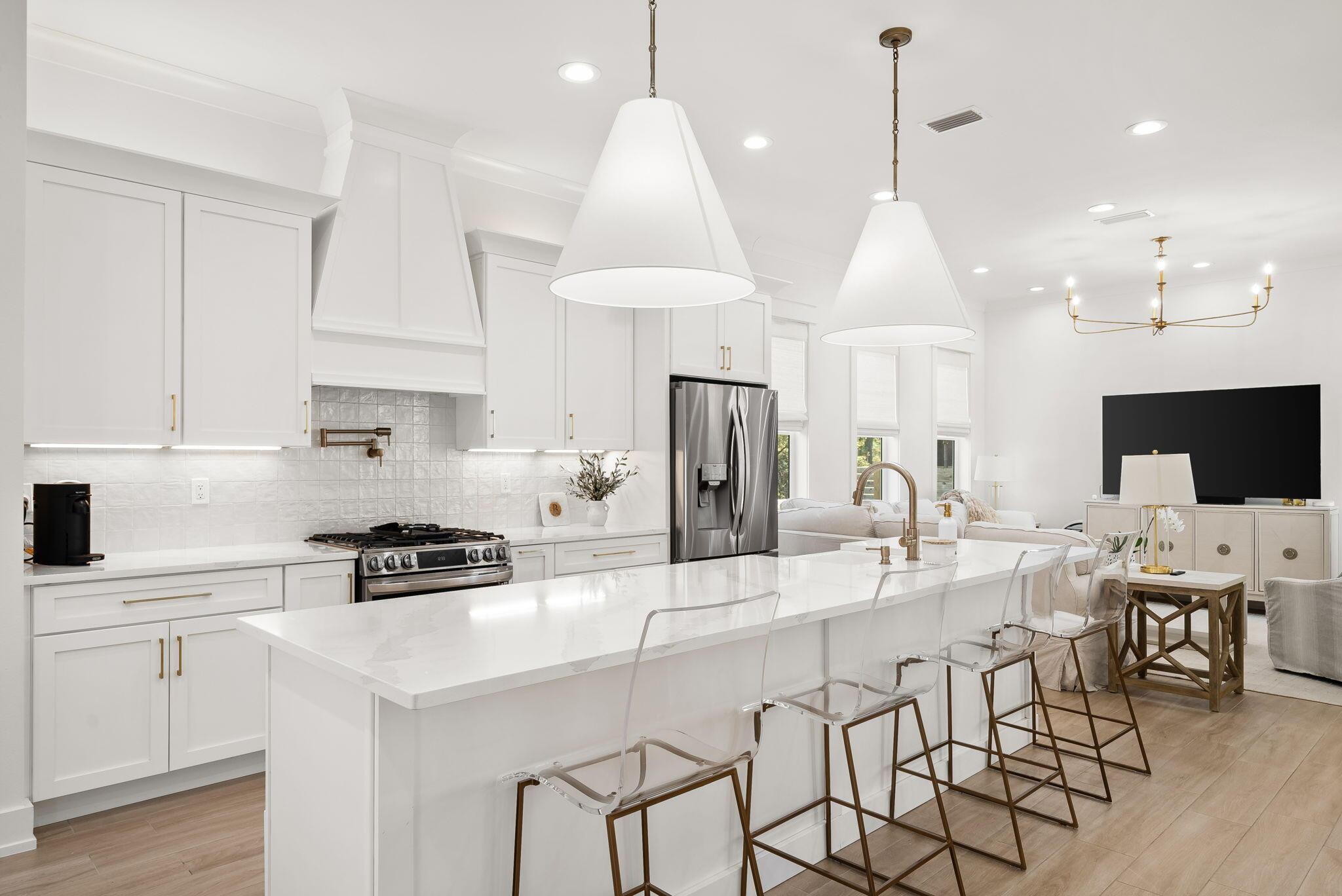 Image 3: 7-web-or-mls-235 Woodshire Dr -07