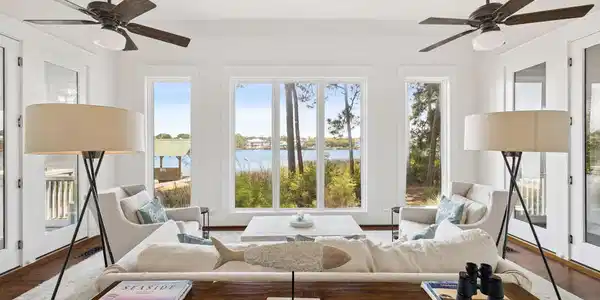 Image 4: Living room