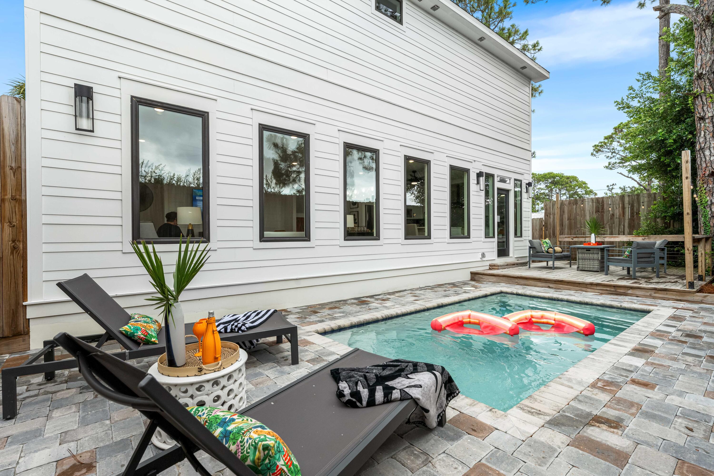 Image 1: Pool Deck