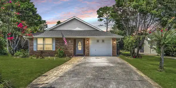 101 Bay Haven Court