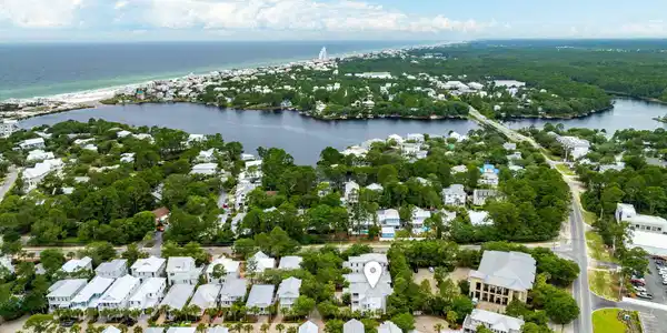 Image 4: 13-web-or-mls-37 Eastern Lake Ct Aerial