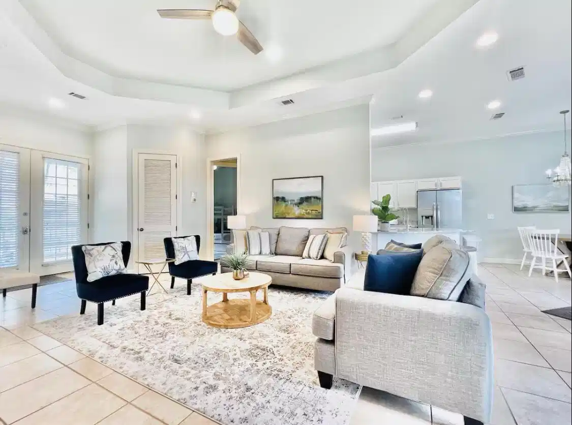 Image 1: Living Room