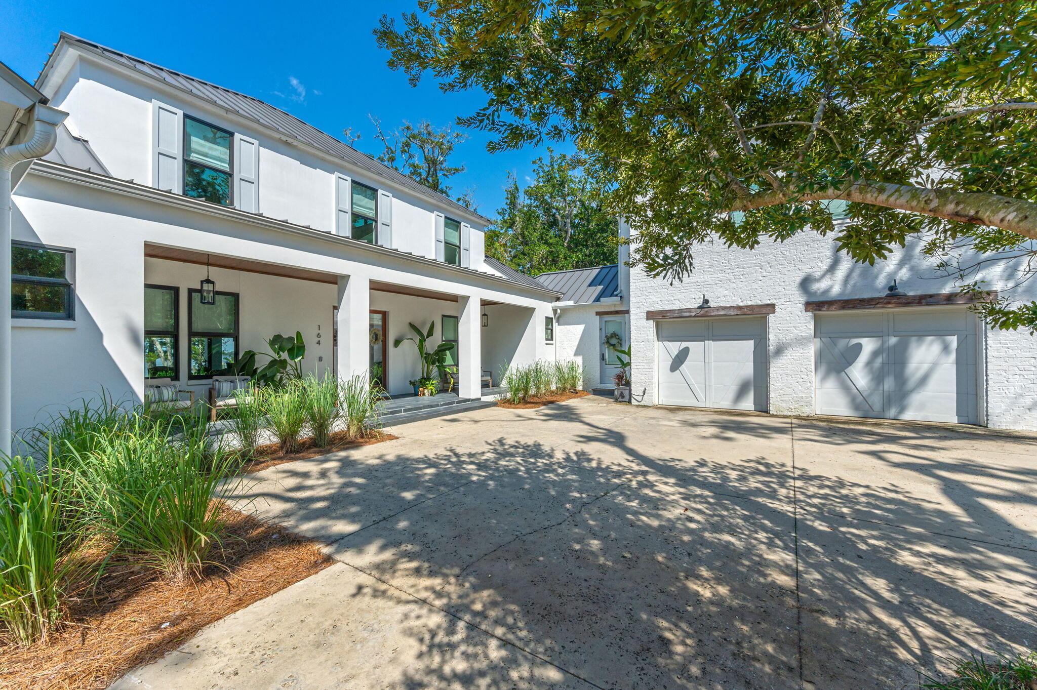 Image 4: Luxury Estate
