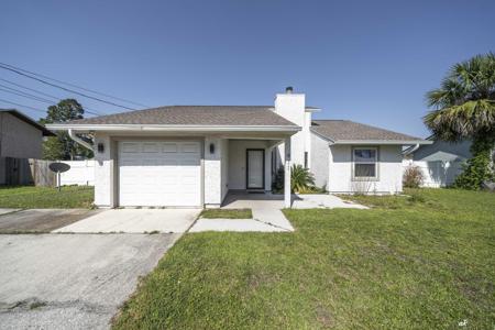 911 Pelican Place