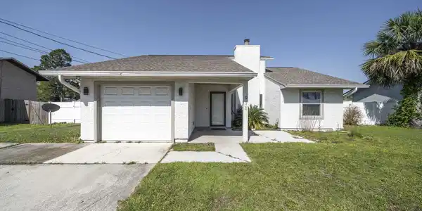 911 Pelican Place