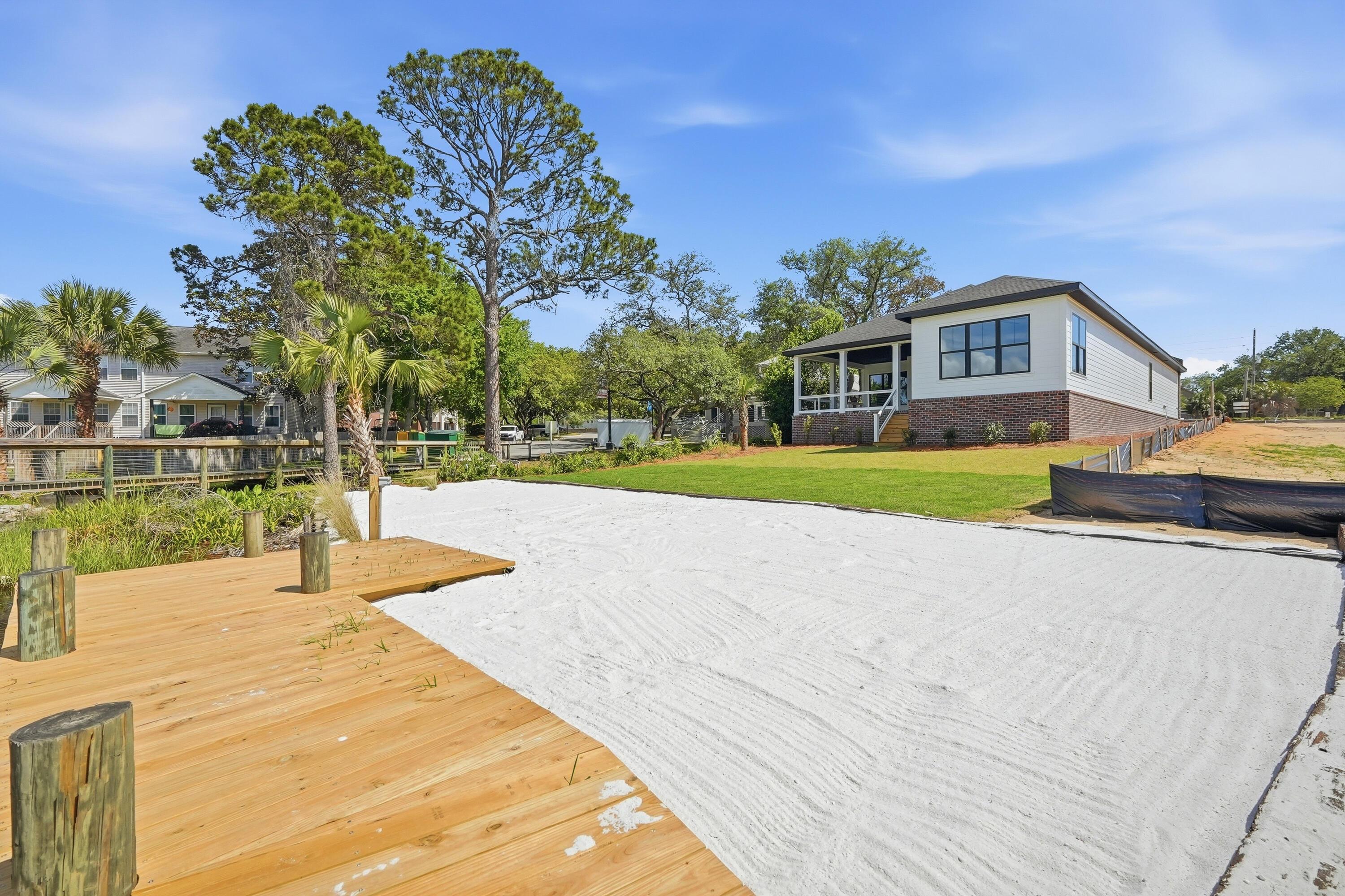 Image 2: 8 yacht club-76