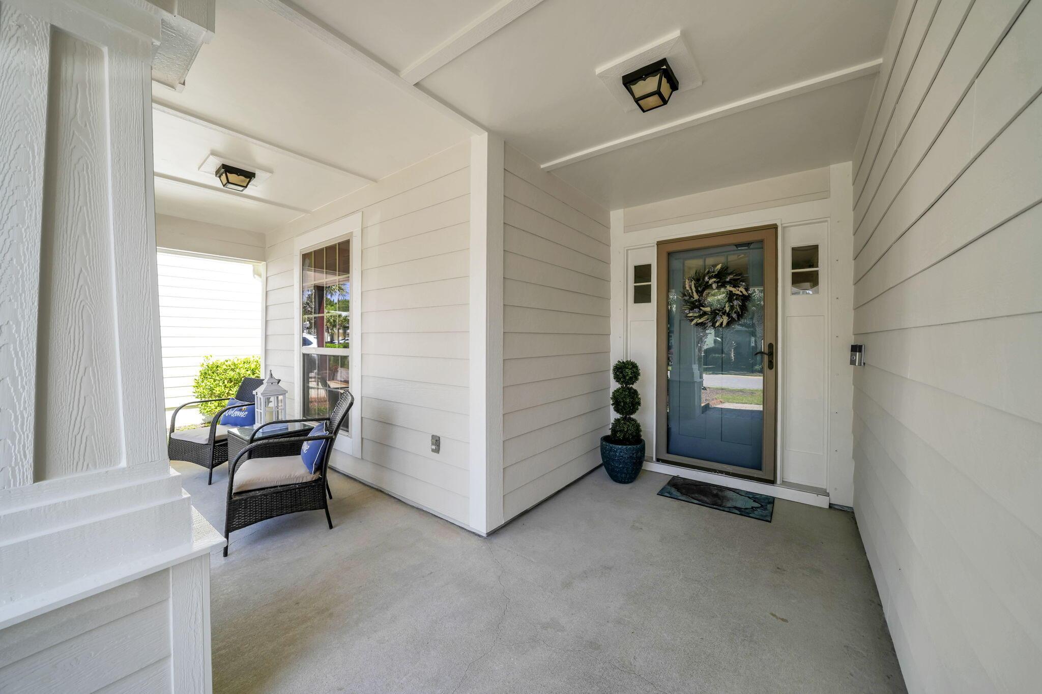 Image 4: Front Porch