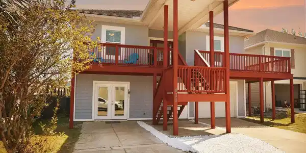 Image 3: Front of Home