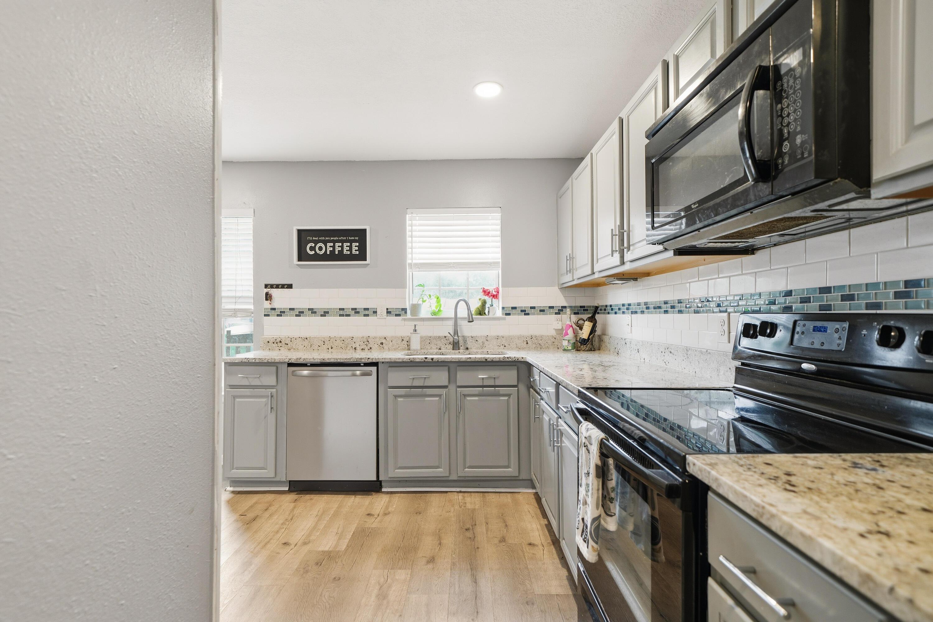 Image 4: 40 11th St K85