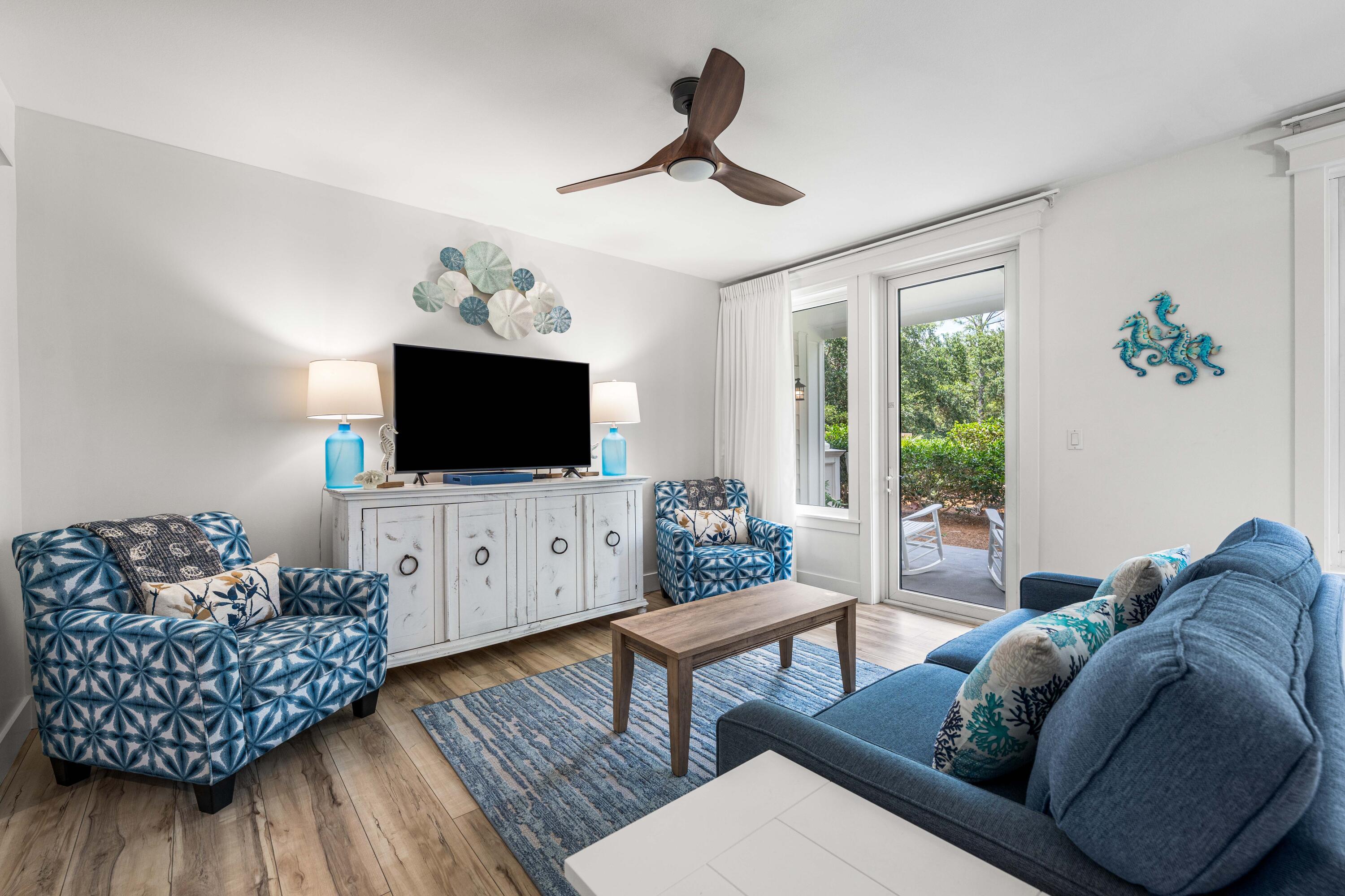 Image 4: Living Area