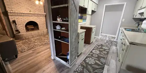 Image 4: Kitchen/Living Room