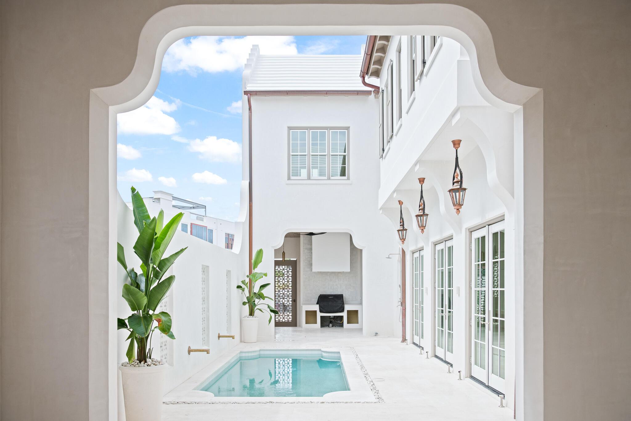 Image 4: 26SeaGarden-3