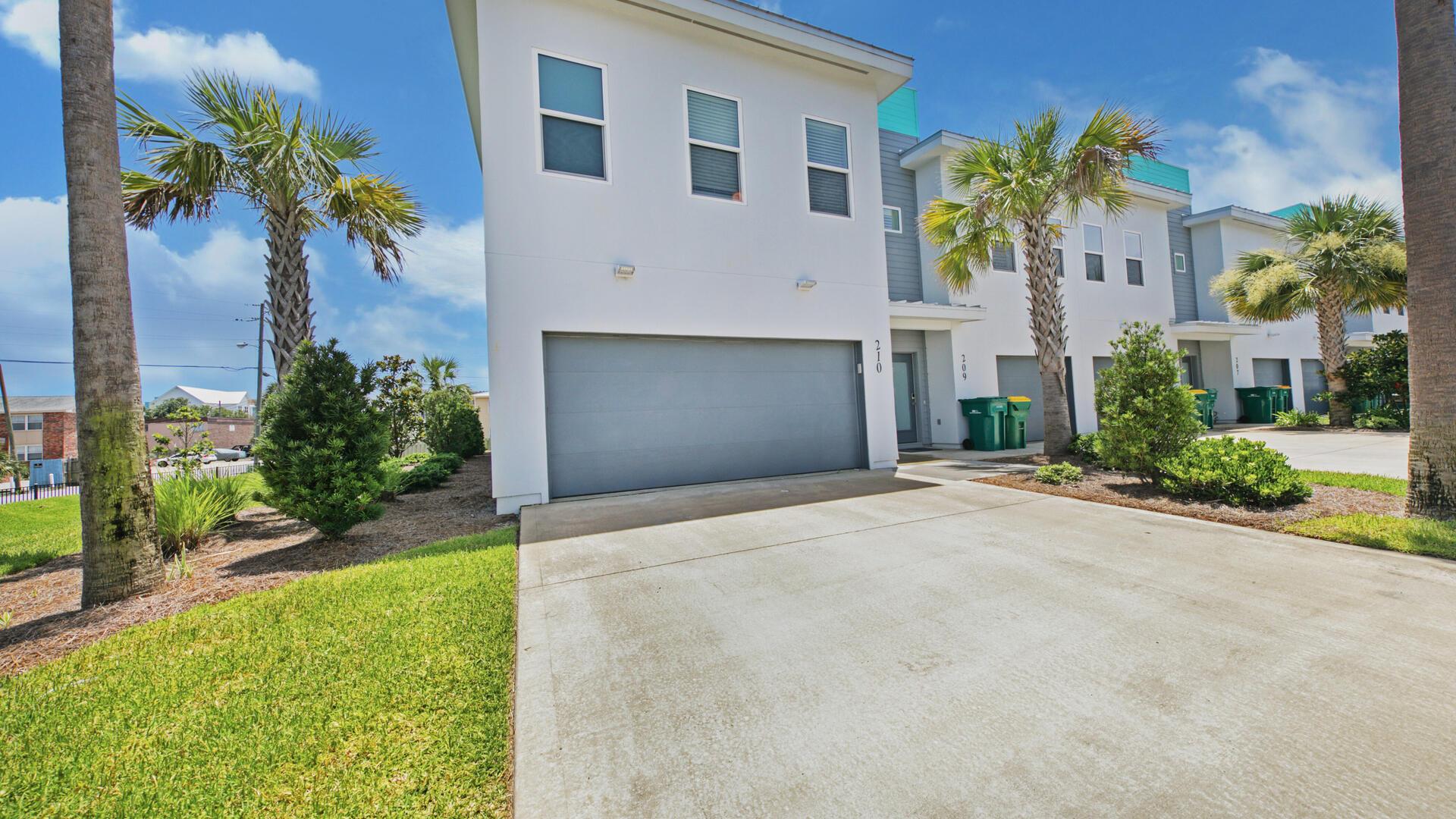 Image 3: Corner lot front