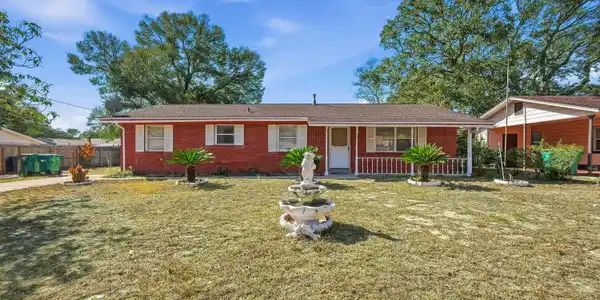 63 Oak Lane