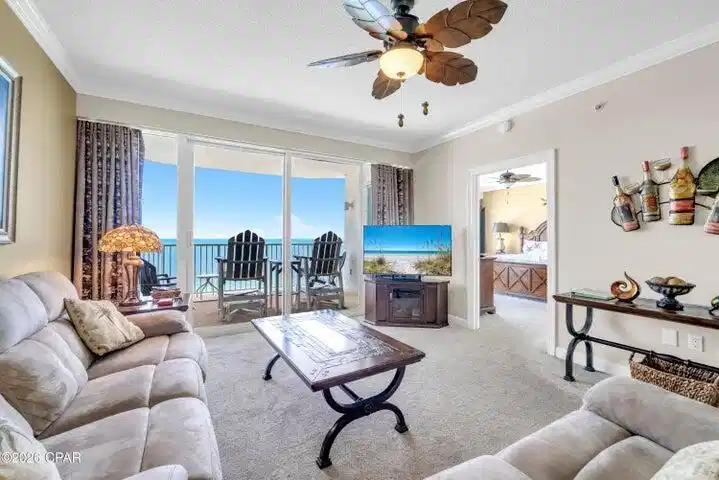 Image 1: Living room