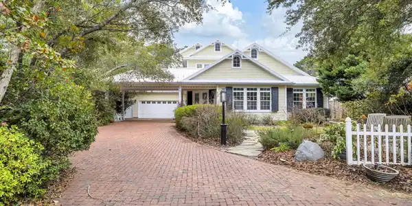 31 Seabreeze Place