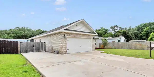 Image 3: 467 Sara Ave_20260618_3