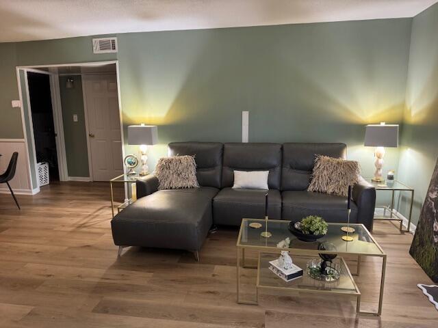 Image 3: living area