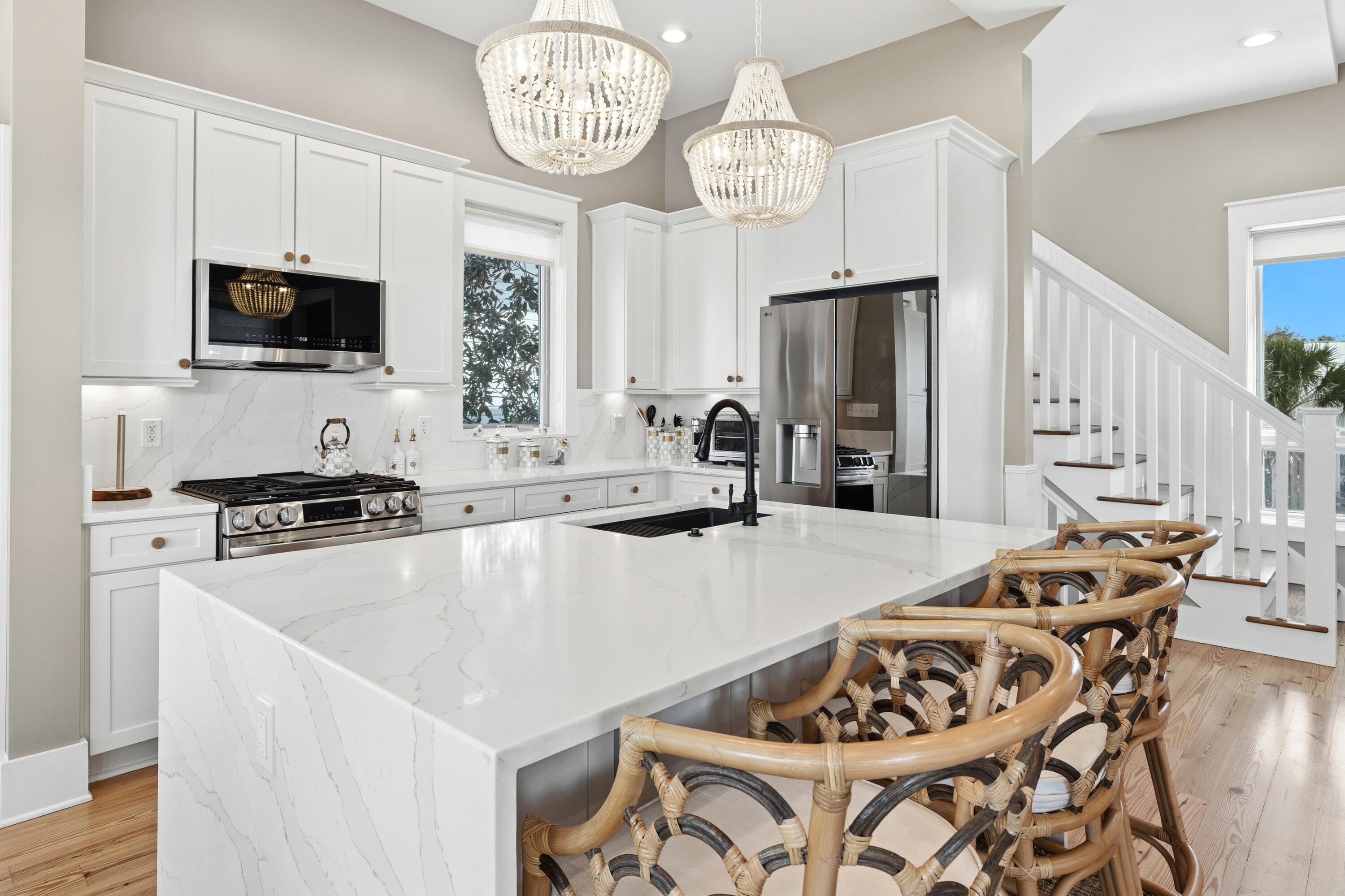 Image 2: Kitchen