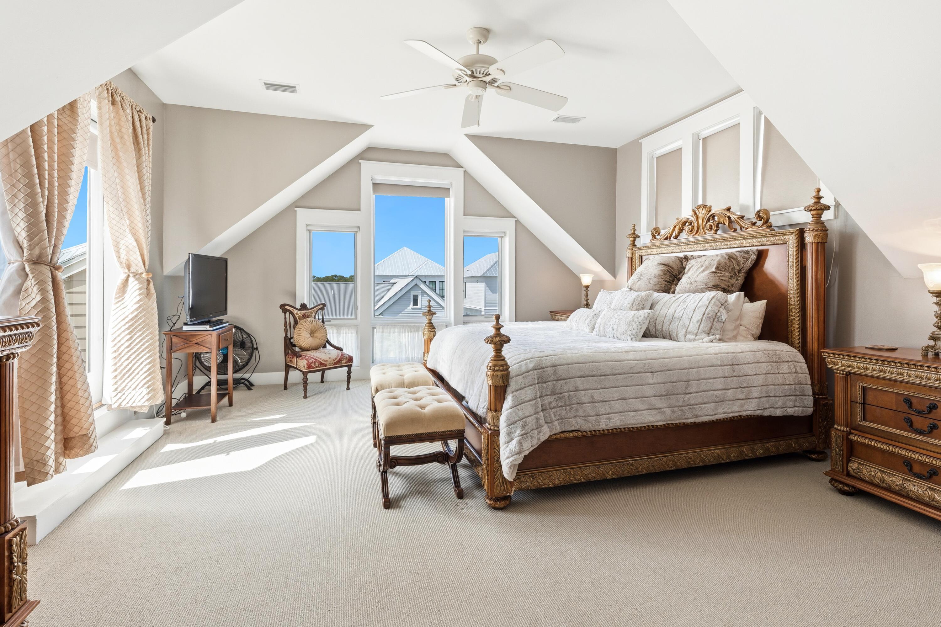 Image 4: Primary Suite