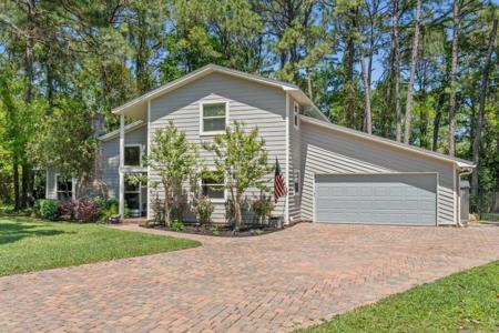 725 Prestwick Drive