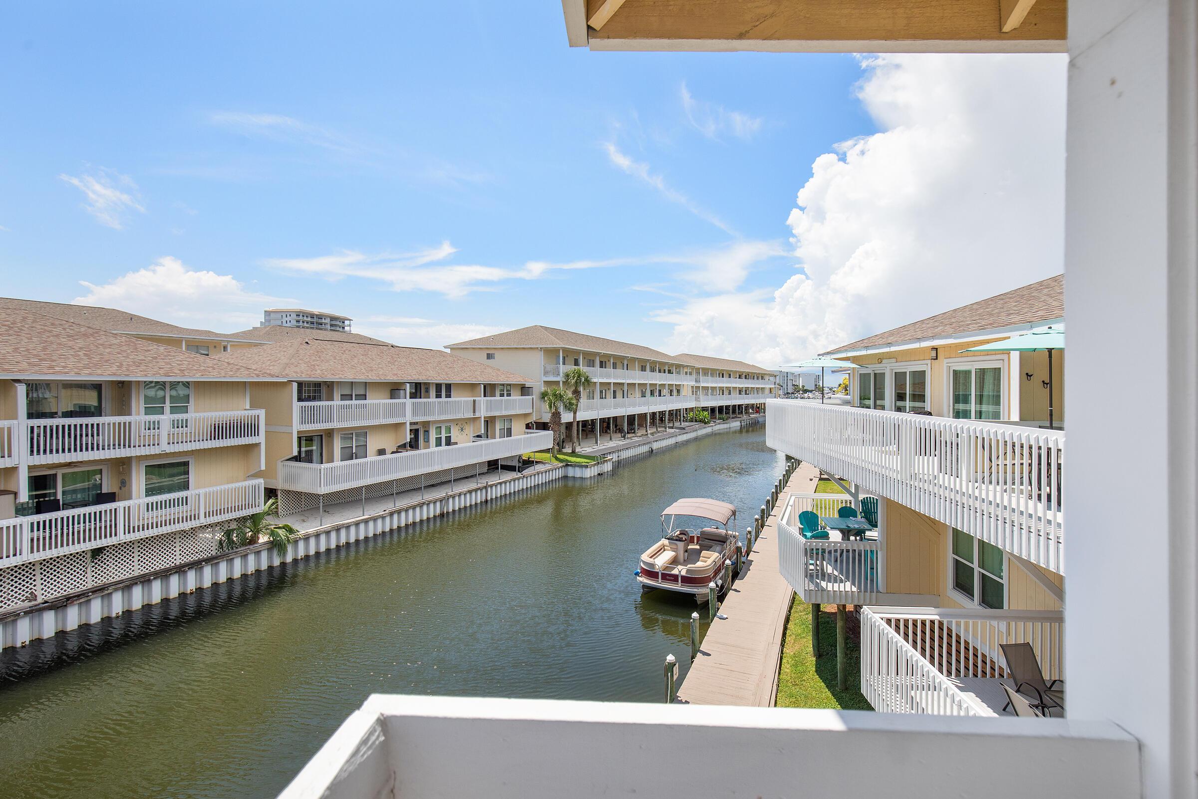 Image 1: Balcony 1 Canal View