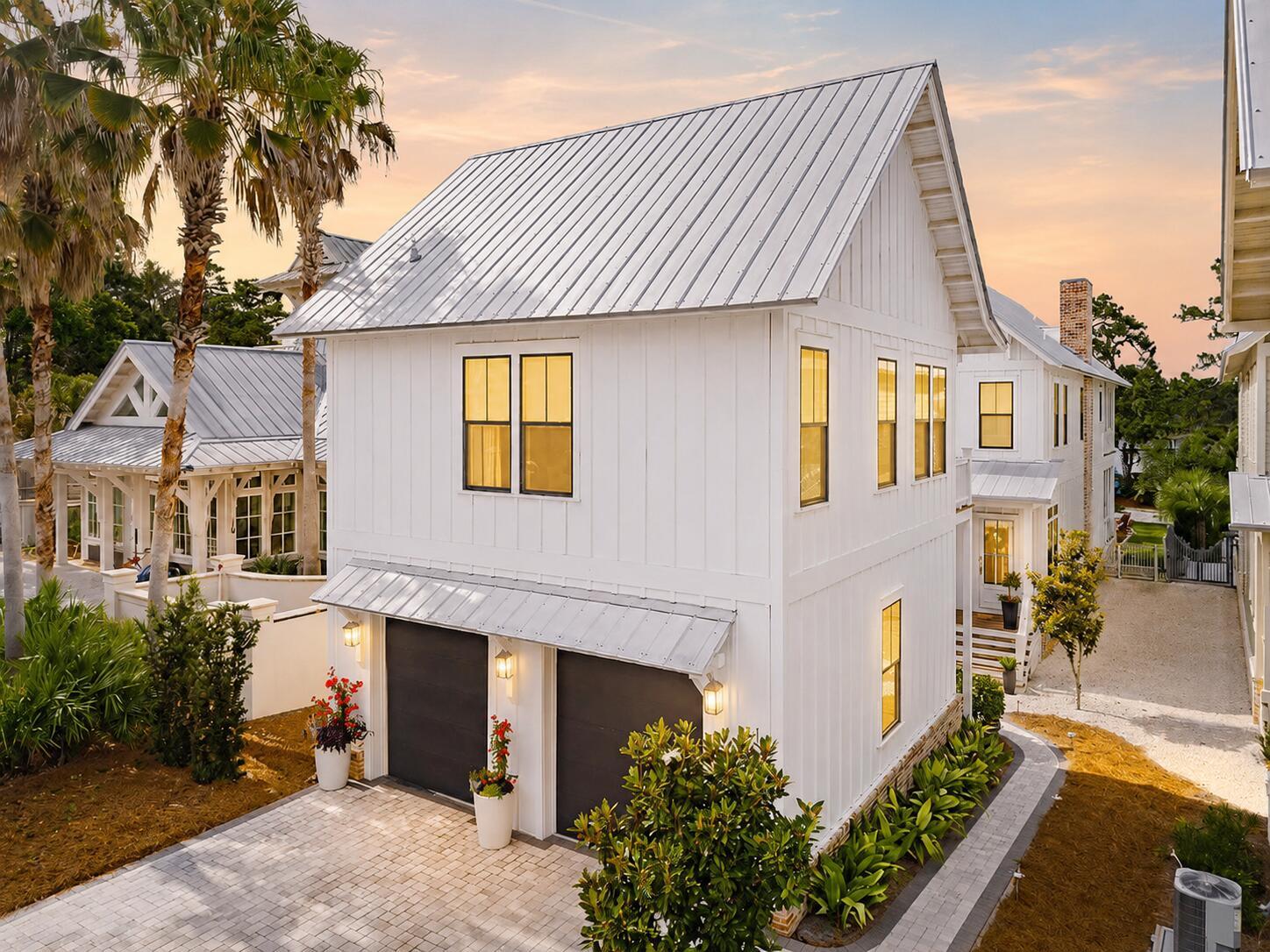 Image 3: Extraordinary Waterfront Retreat