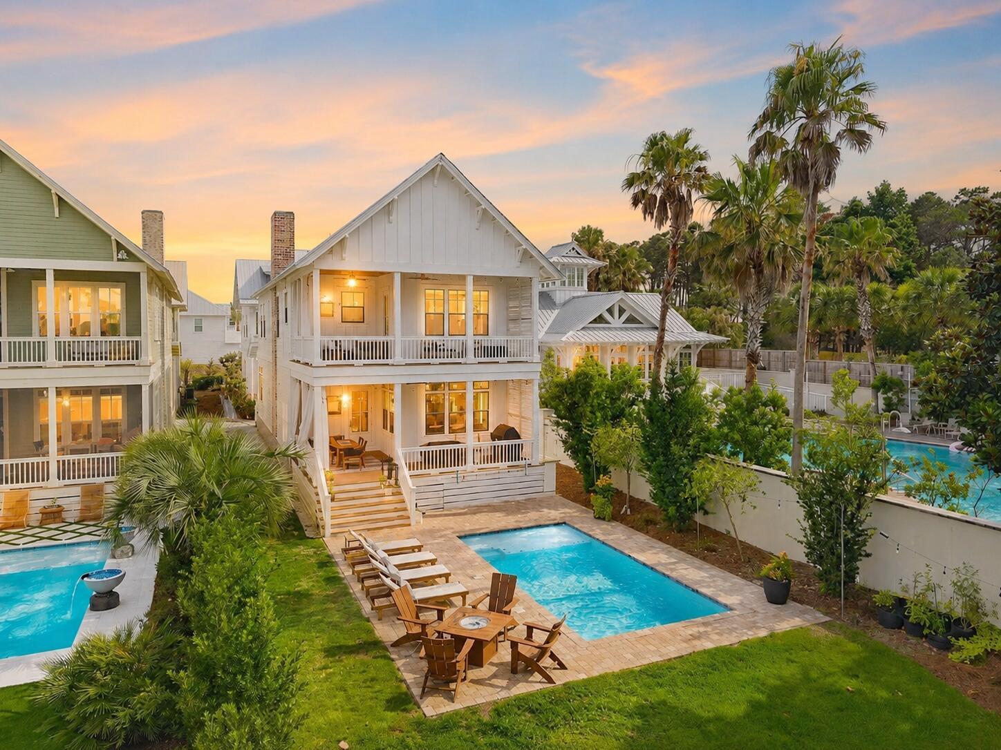 Image 4: Extraordinary Waterfront Retreat
