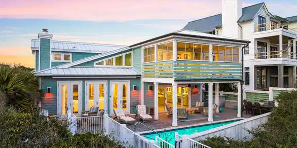 211 Pelican Circle