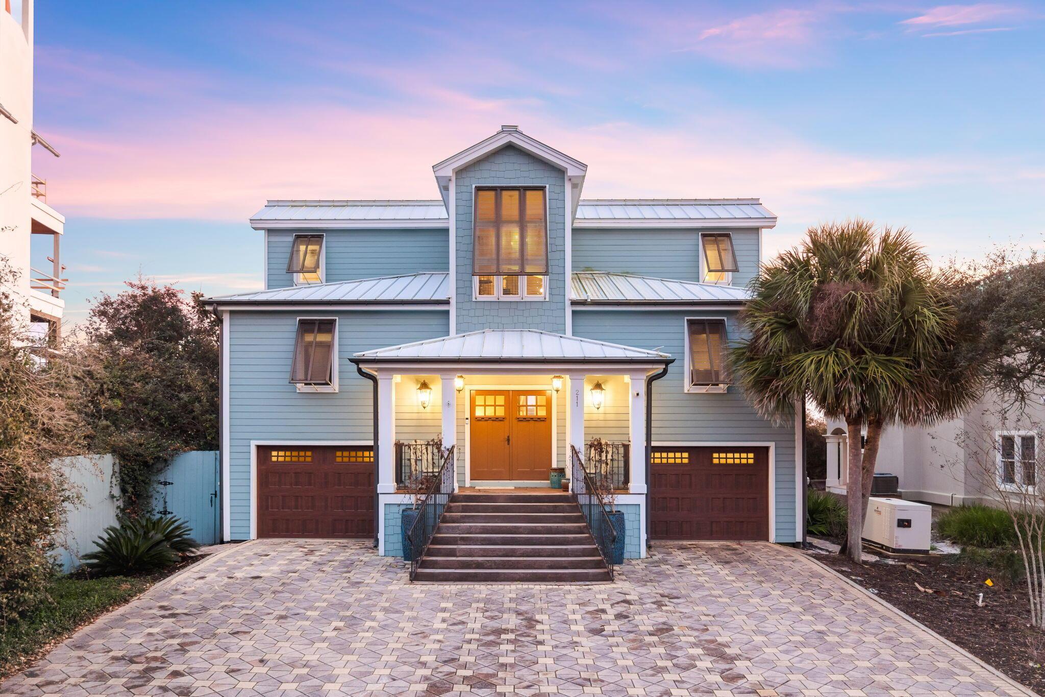 Image 2: 211 Pelican Cir