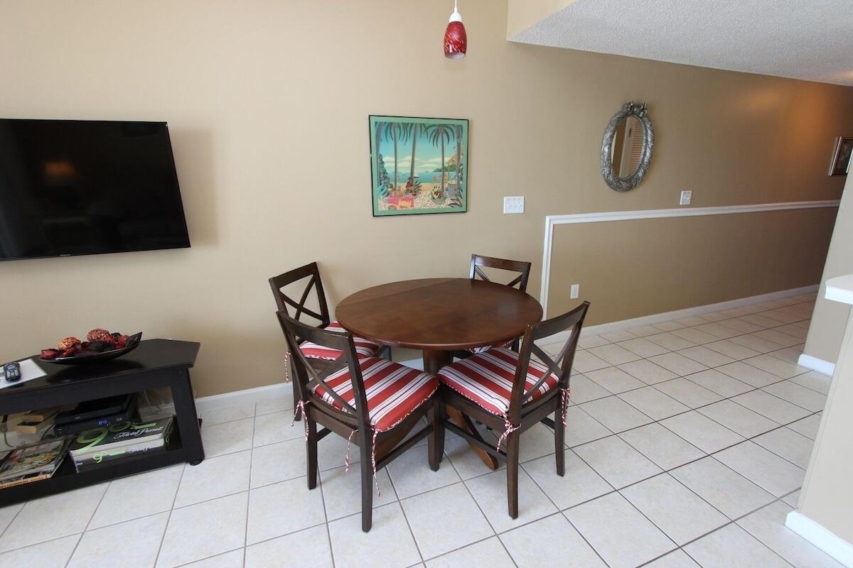 Image 2: 608 a dining