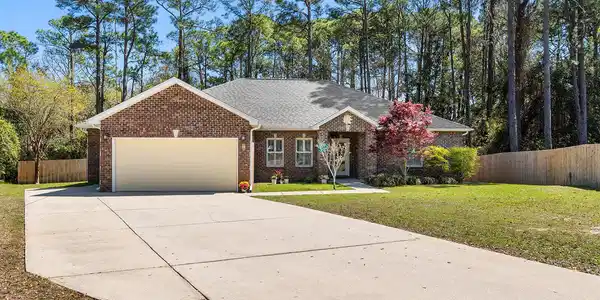 6 Davis Court