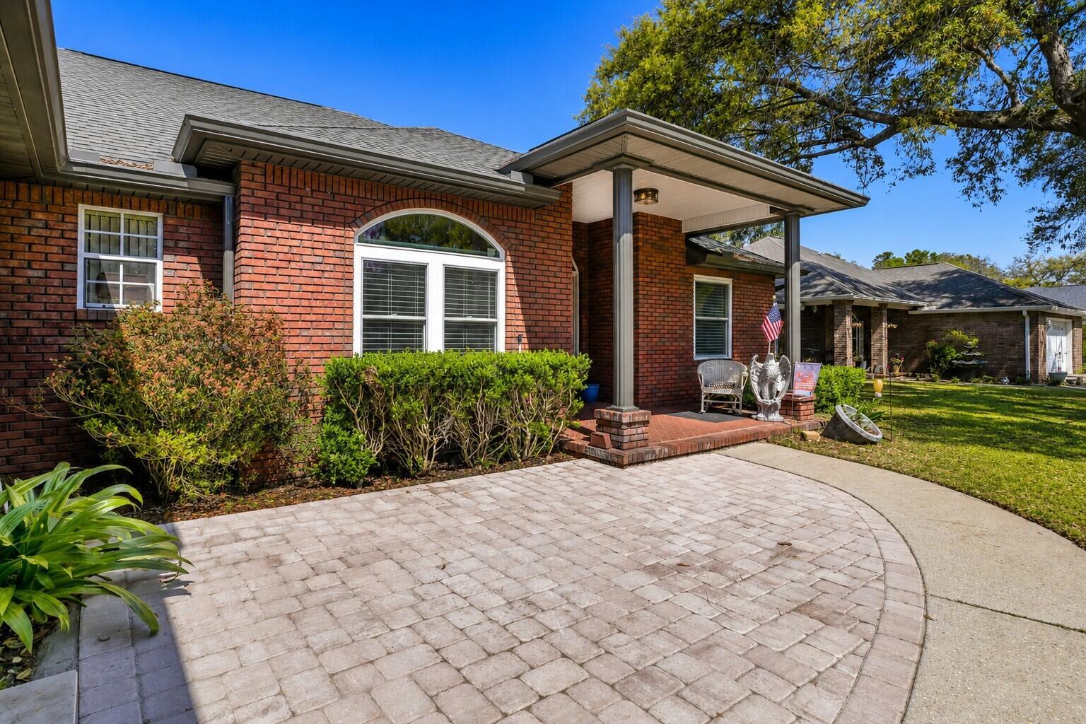Image 3: Stately Paved Entry!