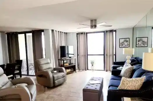 Image 1: Living room